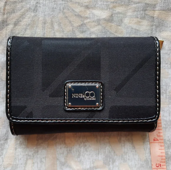 Nine & Co geometric print wallet. - Picture 12 of 12